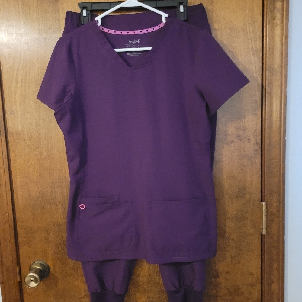 Scrubs HeartSoul Eggplant Small/Medium Set
